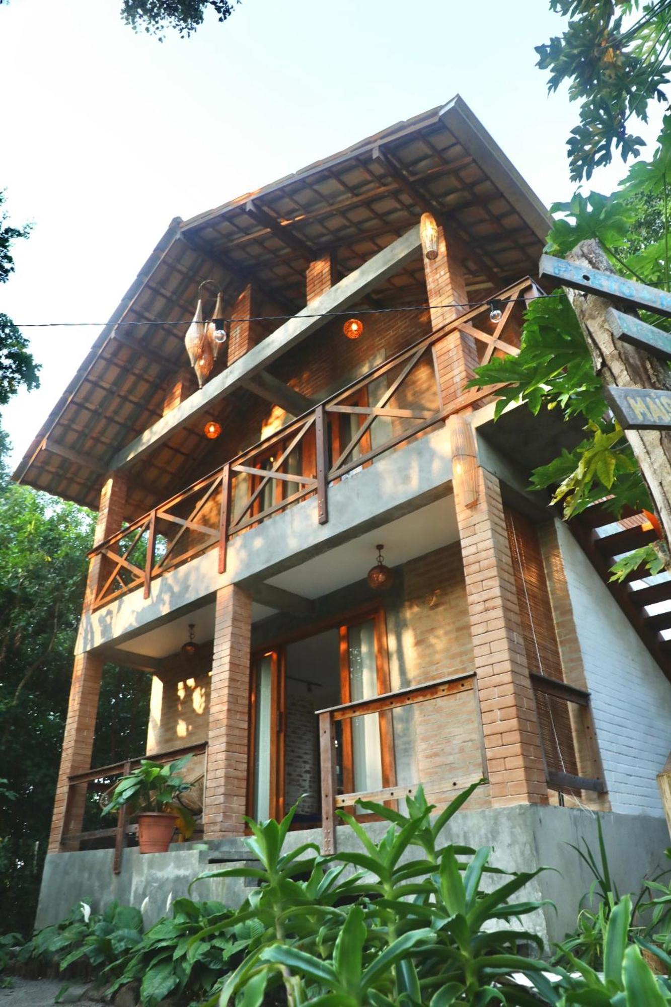 Estudio Lirios Seu Cantinho Ecologico Na Natureza * Marau (Bahia)